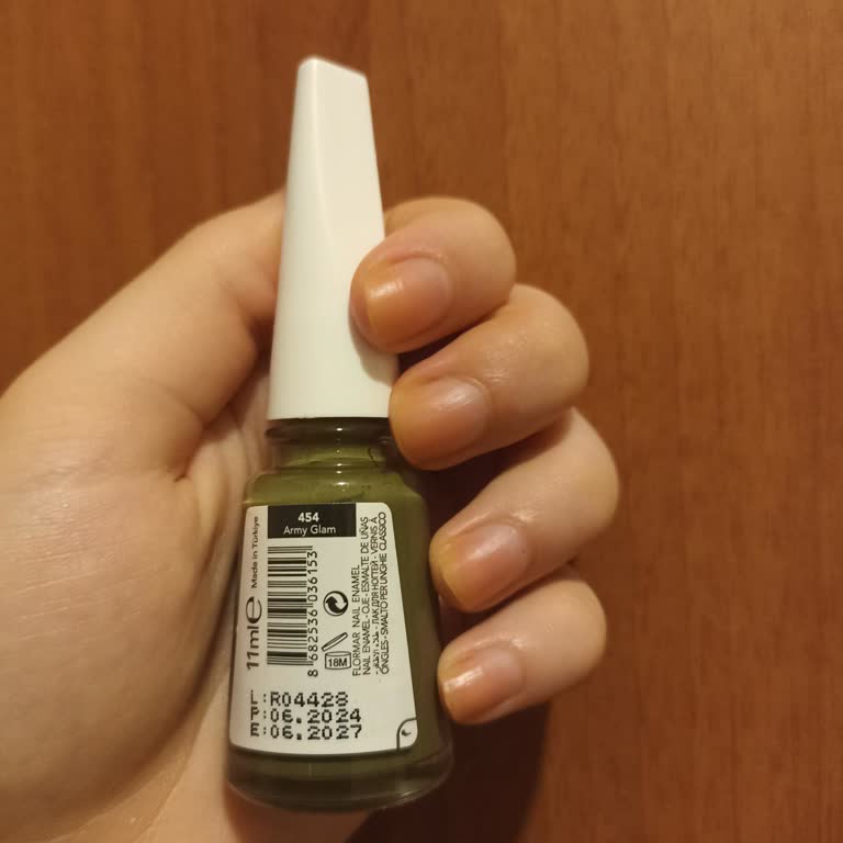 Flormar Yeşil Oje Sonrasındaki Çıkmayan Sarı Tırnaklar