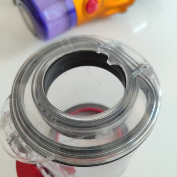 Dyson V12 Serviste Başka Birinin Haznesi Gönderildi