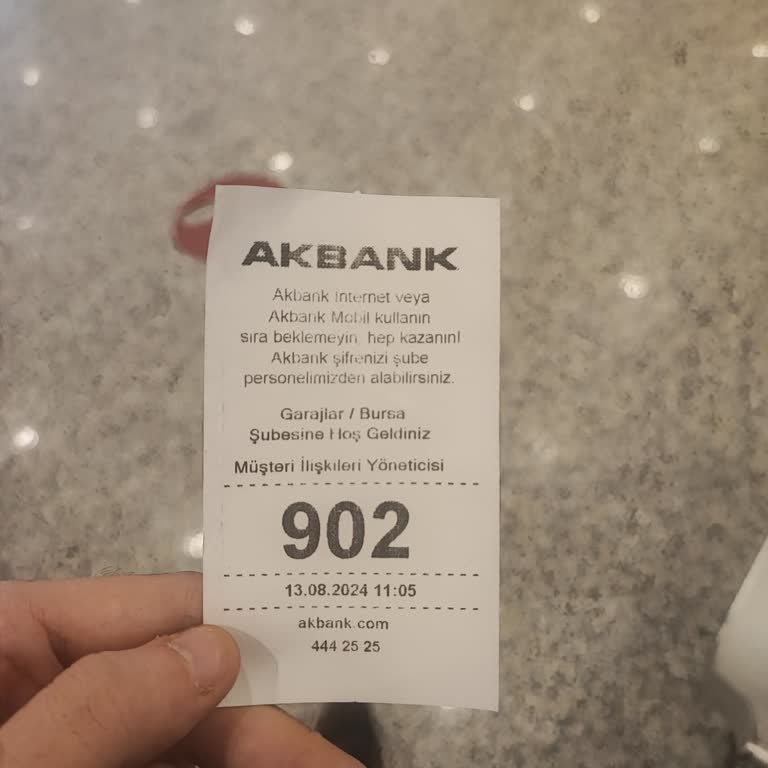 Akbank Şube Sırasında Çok Bekleme