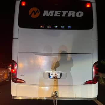 Metro Turizm Otobüs Şoförü Ve Muavininin Saldırgan Davranışları