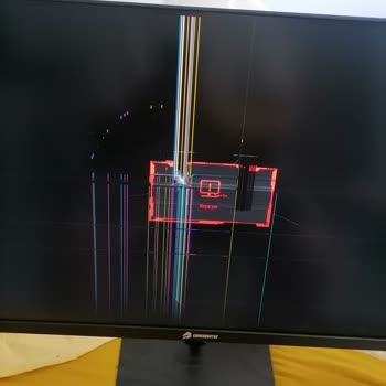 İtopya Bilgisayar İtopya Kırık Ekran Gönderdi Ve İlgilenmiyor