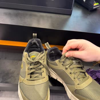Skechers Ürünün Arkasında Durmuyor