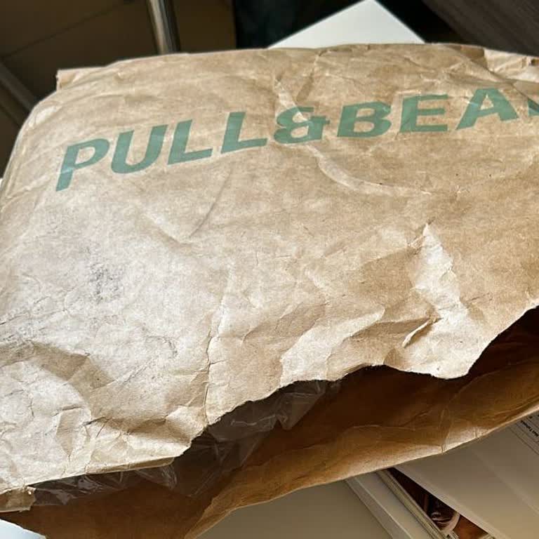 Hepsijet Pull And Bear Kargom Açık Ve Eksik Olarak Kapıya Atılmış.