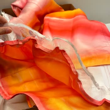 Adil Işık Group Sökük Ve Giyilmiş Gelen Elbise Hayal Kırıklığı