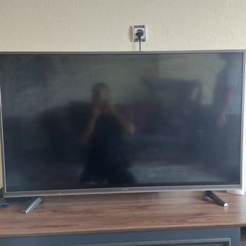 Arçelik Televizyonumda Yetkili Servis Sonrası Leke Problemi