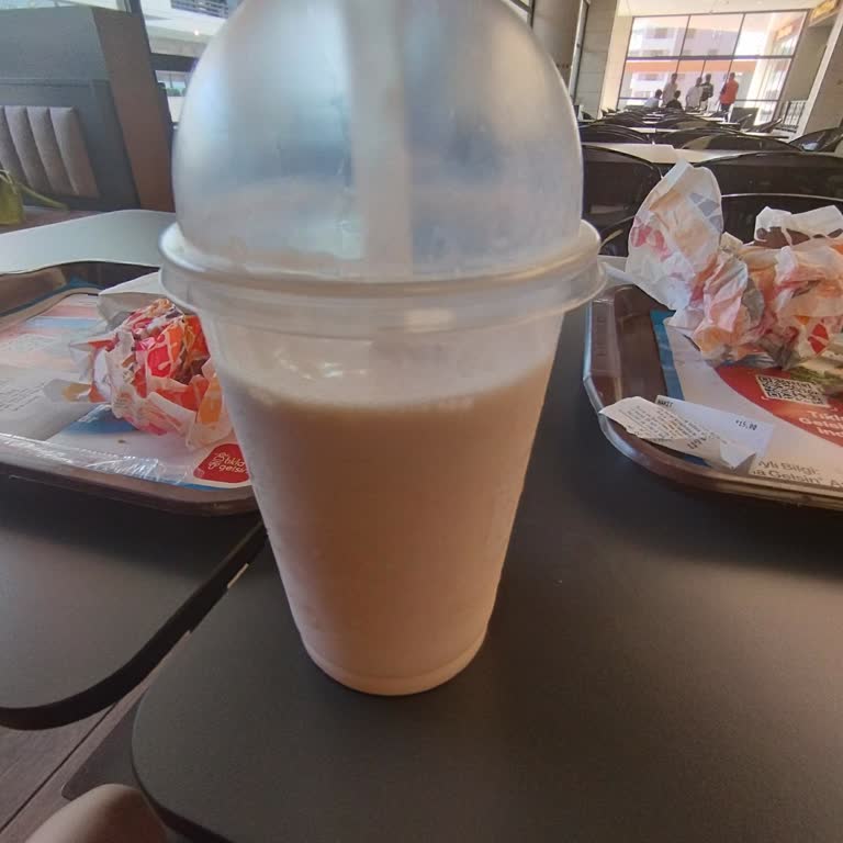 Burger King De Milkshake Görsellerdekinden Çok Farklı Ve Kotu