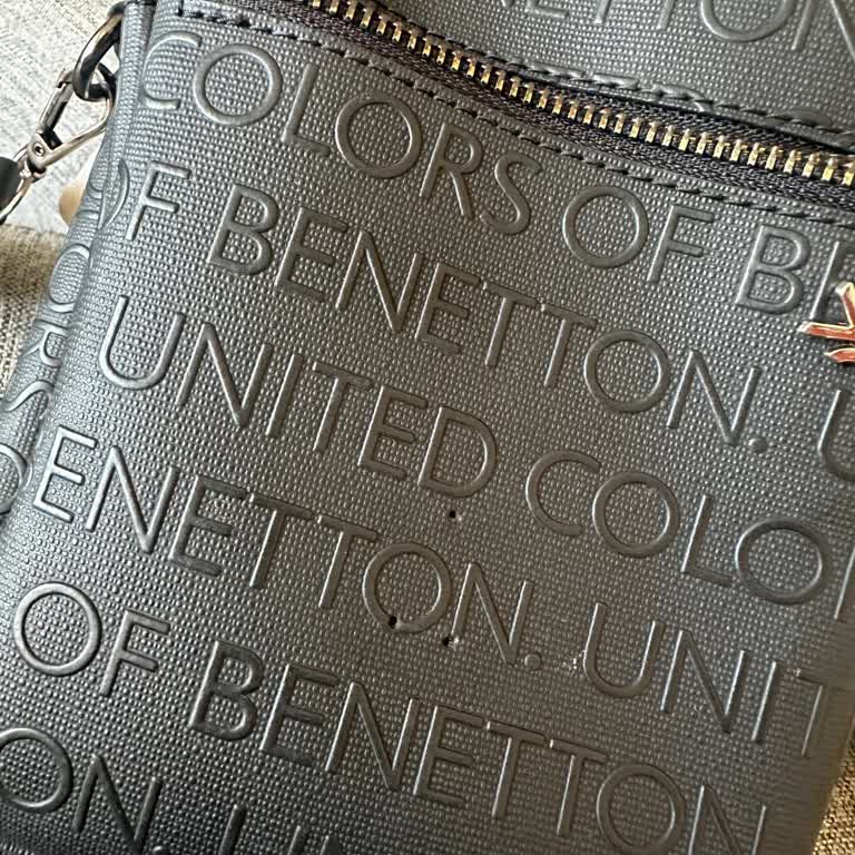 Benetton Çanta Amblemi Düştü