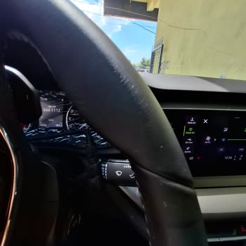 Skoda Octavia Deri Direksiyon Çatlak Ve Nikelaj Soyulması