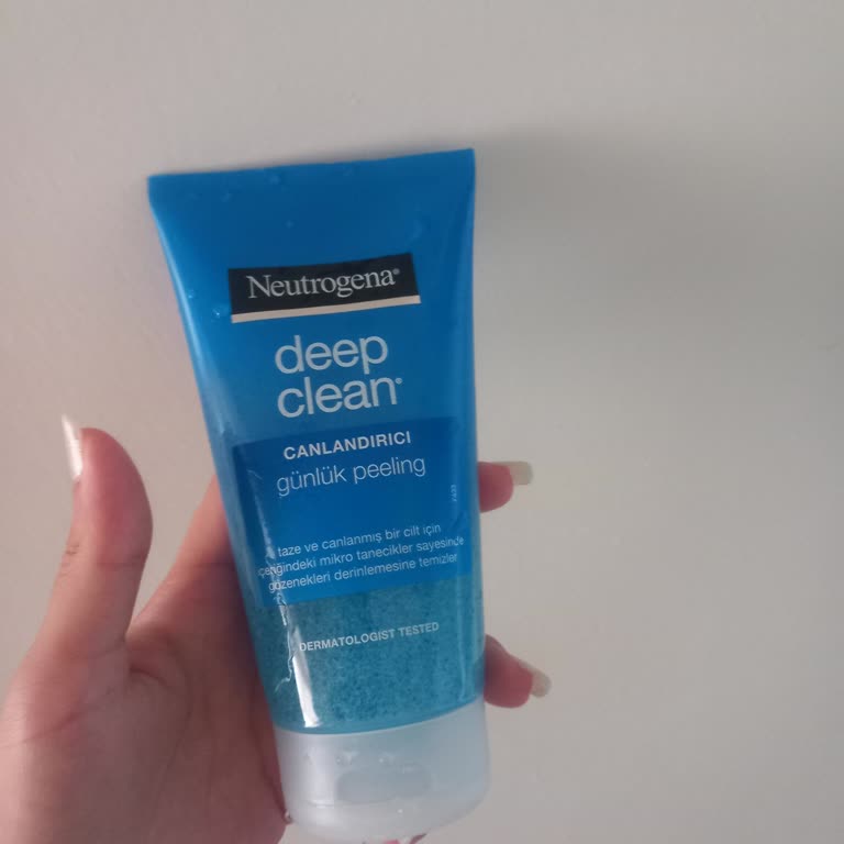 Neutrogena Günlük Canlandırıcı Peeling