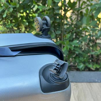 Damaged Luggage on SunExpress Flight XQ 141 from Frankfurt to Antalya