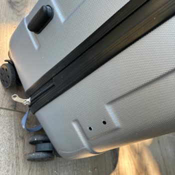 Damaged Luggage on SunExpress Flight XQ 141 from Frankfurt to Antalya