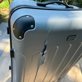 Damaged Luggage on SunExpress Flight XQ 141 from Frankfurt to Antalya
