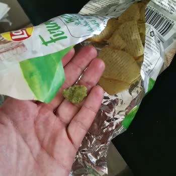 Lays Cips İçerisinden Taş Çıktı!