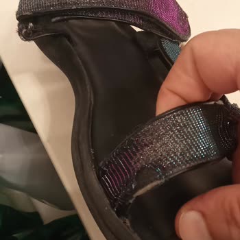 Deichmann Ürünün Arkasında Kesinlikle Durmuyorlar Garantiye Bile Bakmıyorlar