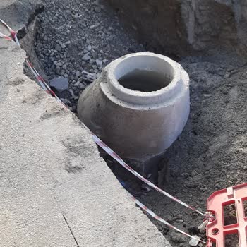 Osmaniye Belediyesi Mahallede Kanalizasyon Çalışmaları Tehlike Arz Ediyor