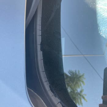 BMW Ön Cam Lastik Sorunu