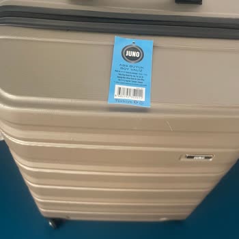 A101 Den Bavul Aldım Tekerleği Çıktı Fermuar Dikişleri Patladı