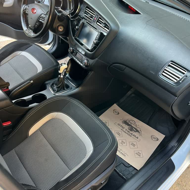 Kia 2012 Consept Göğüs Çatlama