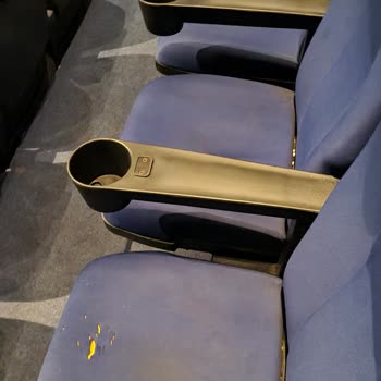 Paribu Cineverse Marmara Park 7. Salonun Toz İçinde Olması