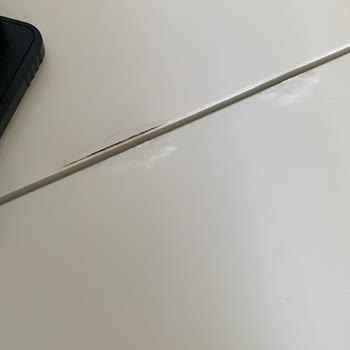 IKEA'dan Aldığım Çalışma Masası Suya Dayanıklı Değil