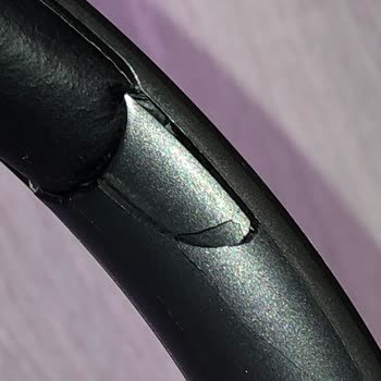 JBL Kulaklığım Uygun Kullanıma Rağmen Çatladı