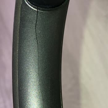 JBL Kulaklığım Uygun Kullanıma Rağmen Çatladı