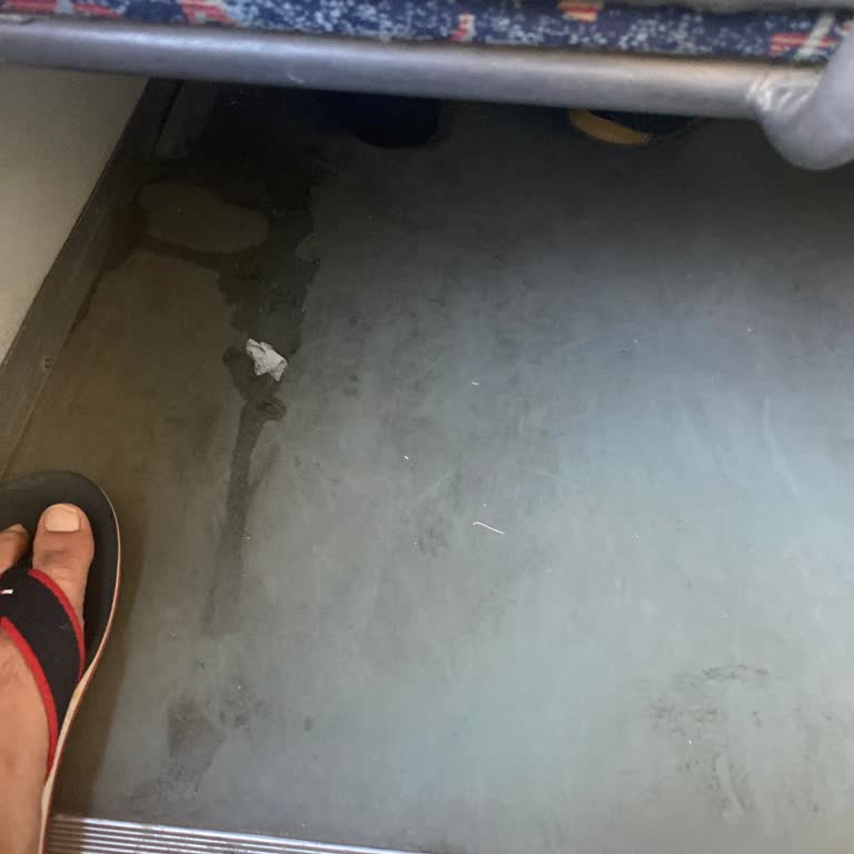 Kocaeli Büyükşehir Belediyesi Darıca İzmit Otobüsünde Klima Sorunu Ve Araç Boyutu Problemi