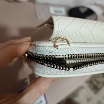 FLO Ayakkabı'nın Fermuarı Bozuk Delik Ve Kirli Ayıplı Ürün Gönderimi