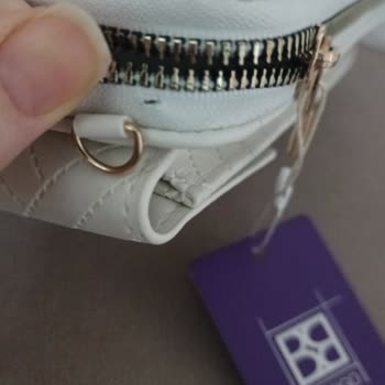 FLO Ayakkabı'nın Fermuarı Bozuk Delik Ve Kirli Ayıplı Ürün Gönderimi