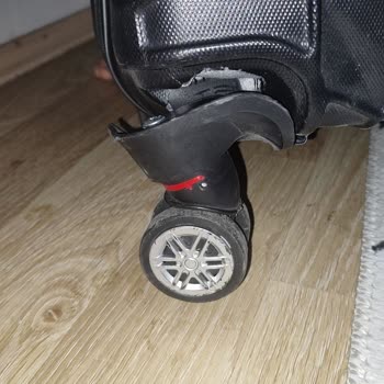 Kamil Koç Kırdığı Valizin Parasını Ödemiyor