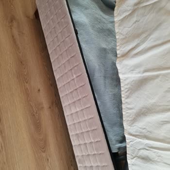 Bambi Yatak Bambi Amortisörlü Baza Sürekli Açılıyor Ve Kapanmıyor