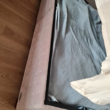 Bambi Yatak Bambi Amortisörlü Baza Sürekli Açılıyor Ve Kapanmıyor