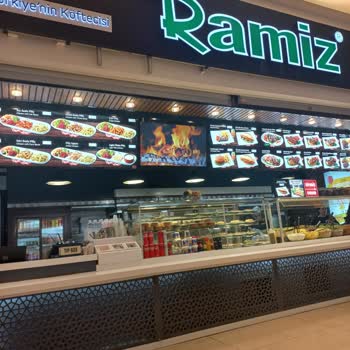 Köfteci Ramiz Mağaza Personelinin İlgisiz Ve Eksik Hizmeti