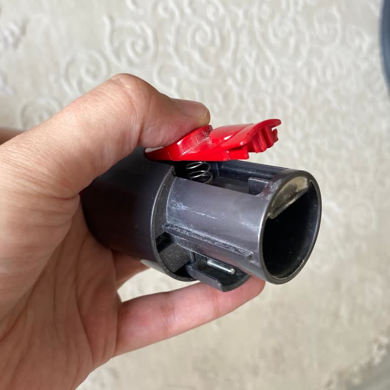 Dyson Kalitesizliği Parçaları Hemen Bozuluyor