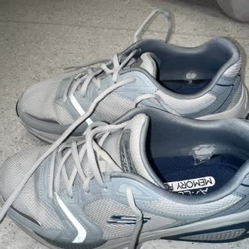 Ayakkabı 1 Ayda Yırtıldı Fakat Skechers İlgilenmedi
