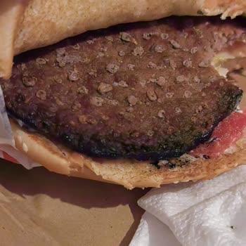 Yanık Burger King Köftesi 0 Hijyen Saygısız Çalışanlar.