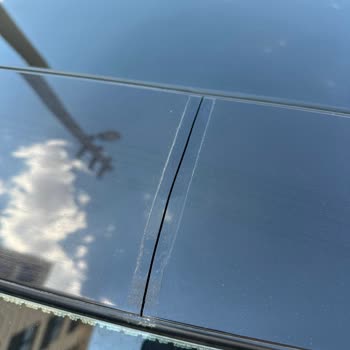 Renault Megane 4 Ön Panjur Çatlağı