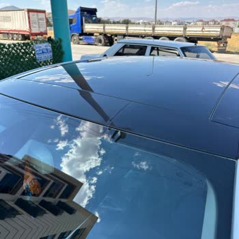 Renault Megane 4 Ön Panjur Çatlağı