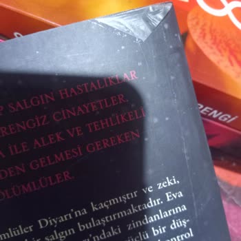 Bkmkitap BKM Hasarlı Kitap Gönderiyor Ve Kargolaması Çok Özensiz Oluyor.