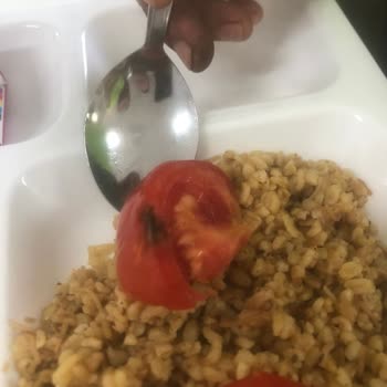 Emlak Konut GYO Yemekler Kotu Ve Bozuk