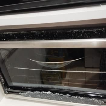 Simfer Fırın Cam Patladı