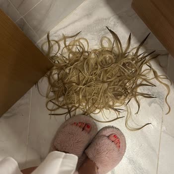 The Vote Hair Studio Saç Rengi Ve Kaynak Sorunu