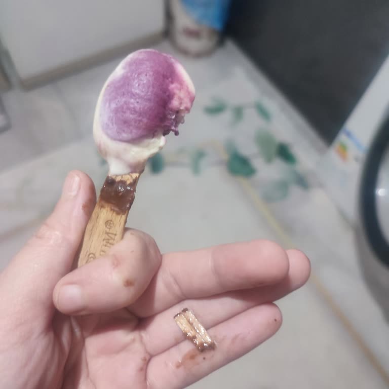 Magnum Dondurma İçinden Tahta Parçası Çıktı!