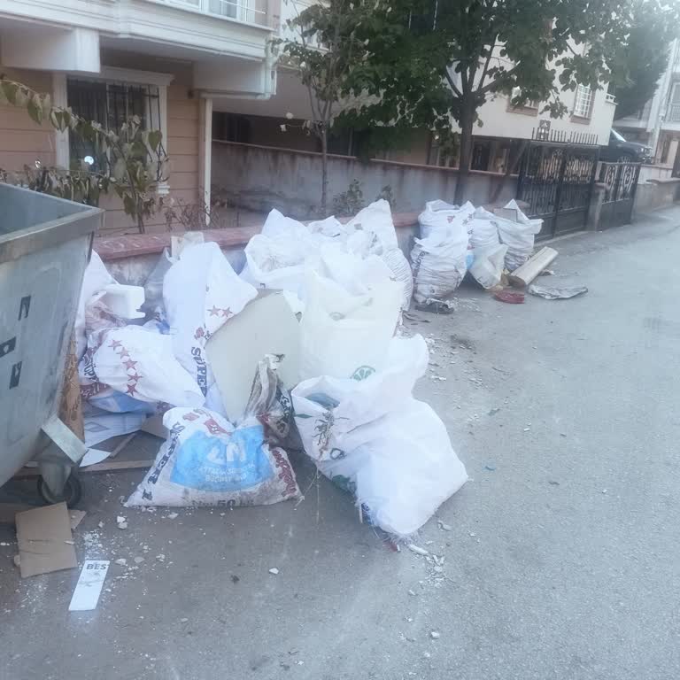 Osmangazi Belediyesi Sokağa Bırakılan Molozlar