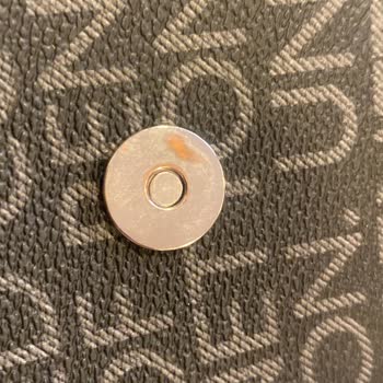 Benetton Çanta Atıklar Ve Küflenme