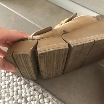 Bershka'dan Kalitesiz Terlik