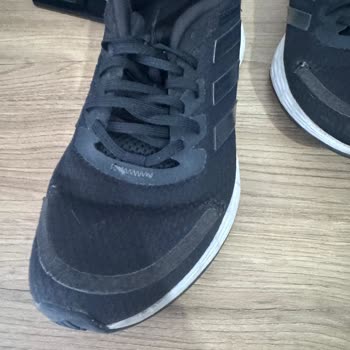 Adidas Ayakkabı 1 Yıl Olmadan Paramparça Oldu