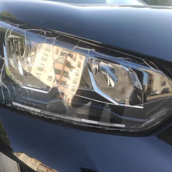 Peugeot 2008 Far Camı Çatlaması