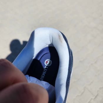In Street Değiştirilecek Denilerek Satılan Ayakkabının Değiştirilmemesi
