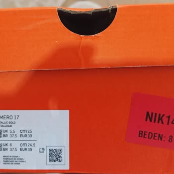Nike Ürün İntersport Mağazası